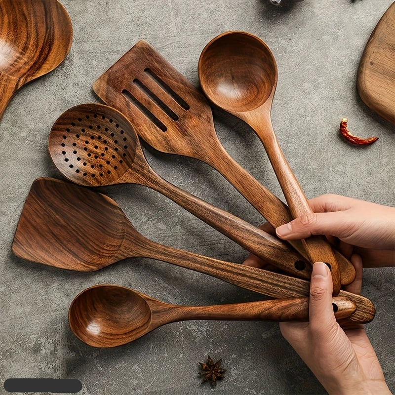 Küchenset aus natürlichem Teakholz – langlebige Küchenhelfer mit warmem Design