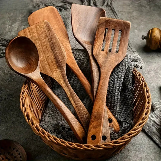 Küchenset aus natürlichem Teakholz – langlebige Küchenhelfer mit warmem Design