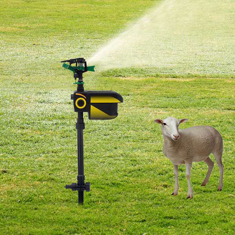Einstellbarer Garten-Sprinkler mit Standfuß zur Bewässerung – Garten & Outdoor | BEST-AMBIENCE