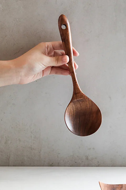 Küchenset aus natürlichem Teakholz – langlebige Küchenhelfer mit warmem Design